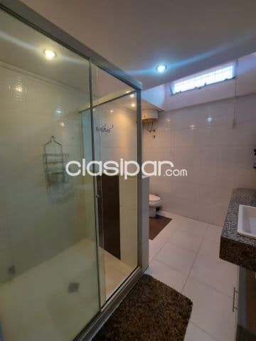 Impecable residencia de 6 habitaciones - Mcal Estigarribia - LHO4708511
