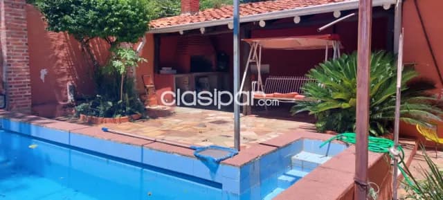 Casa con piscina quincho con parrilla vendo en Ñemby a 5 cuadras del centro imperdible !! — foto 3