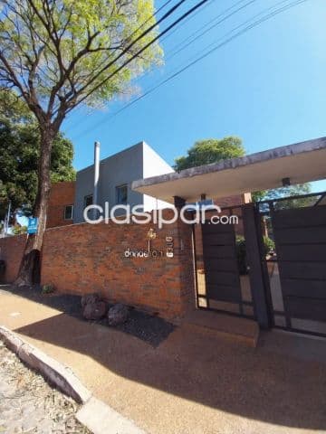 Villa aurelia: Elegante dúplex, 3 dormit, jardín, parrilla, seguridad 24 hs, 6.000.000 gs