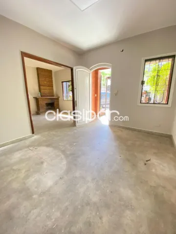 Las Mercedes – prox. Col inter, av mcal. Lopez: Confortable residencia p/ casa u oficina — foto 3