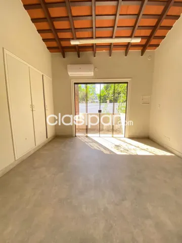 Las Mercedes – prox. Col inter, av mcal. Lopez: Confortable residencia p/ casa u oficina — foto 5