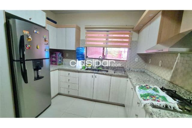 Casa c/piscina de 2 plantas,1 dormitorio en suite p.baja -bo. Vista alegre-asuncion — foto 1