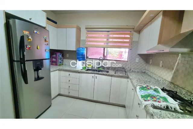 Casa c/piscina de 2 plantas,1 dormitorio en suite p.baja -bo. Vista alegre-asuncion — foto 2