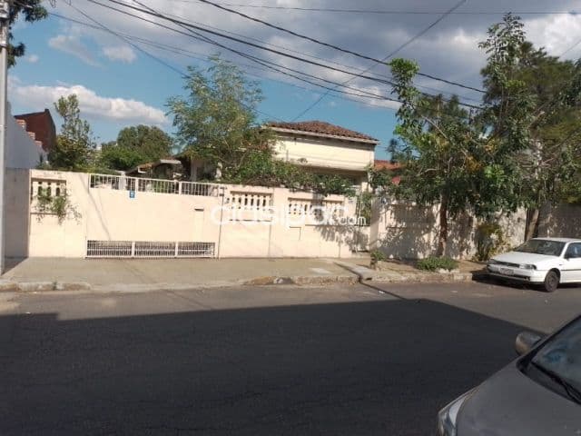 Terreno casa en sajonia con importante frente para inversionistas usd 220.000