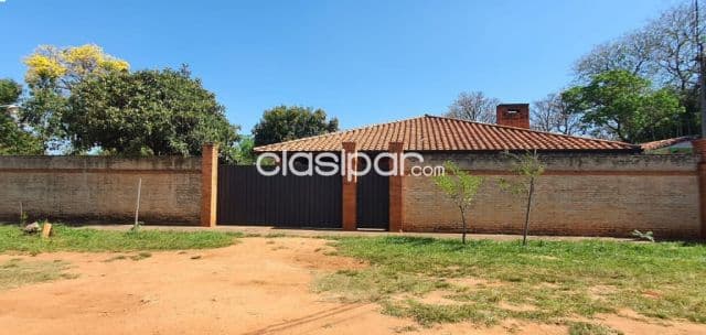 Hermosa y amplia casa en Luque — foto 1