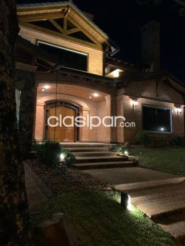 Carmelitas prox. Asa. Sol: Elegantisima residencia, 4 dormit, gran jardín, piscina, foto 1