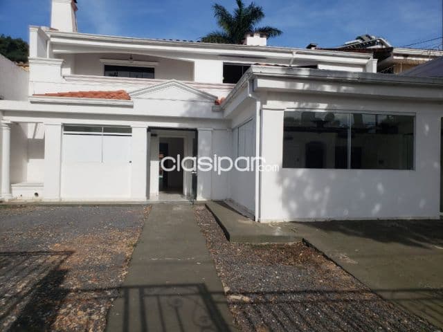 Manora - shop sol: P/ casa u oficina, 5 dormitorios, 4 oficinas, ambientes amplios, jardín
