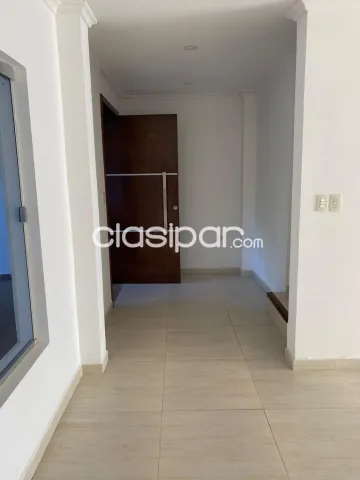 San Lorenzo – Pinedo: A estrenar, 240m2, 3 dormitorios, jardín, piscina, 150.000 usd, foto 3