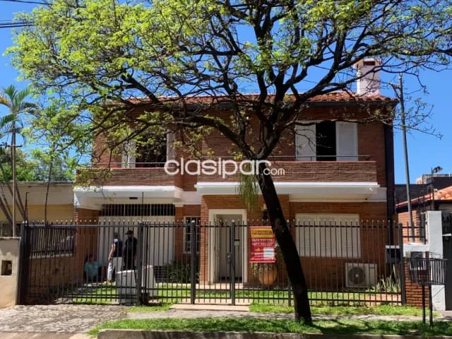 Bo Jara – león condou: P/ vivienda u oficina, amplios ambientes, 4 dormitorios, jardín, foto 2