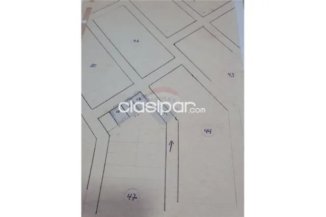 Terreno amplio, en esquina sadi 1 a solo 300 mtrs del lago, ubicado sobre empedrado, foto 2