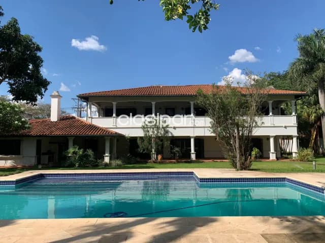 Mcal estigarribia – los laureles: Importante residencia, 5 suites, gran jardín, piscina — foto 2