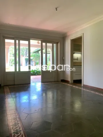 Mcal estigarribia – los laureles: Importante residencia, 5 suites, gran jardín, piscina — foto 4