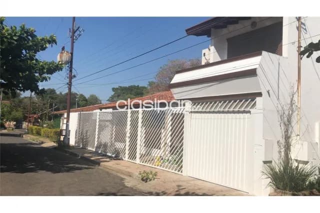 Hermosa casa barrio santa ana — foto 2