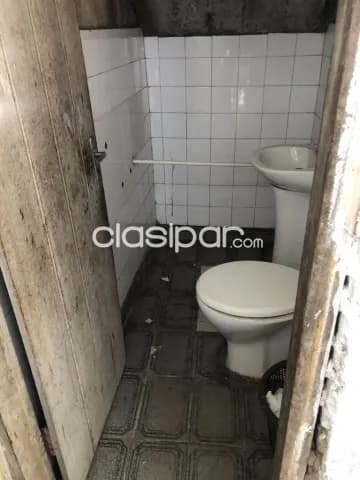 Lambare vendo propiedad en esquina con departamento, 2 salones, depósito y vivienda, foto 3
