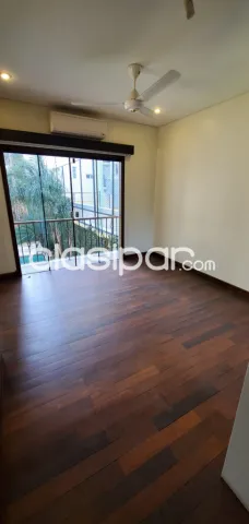 Las Lomas – Carmelitas: 780m2, super equipada, 4 dormit, amplio jardín, piscina, 3.700 usd — foto 4