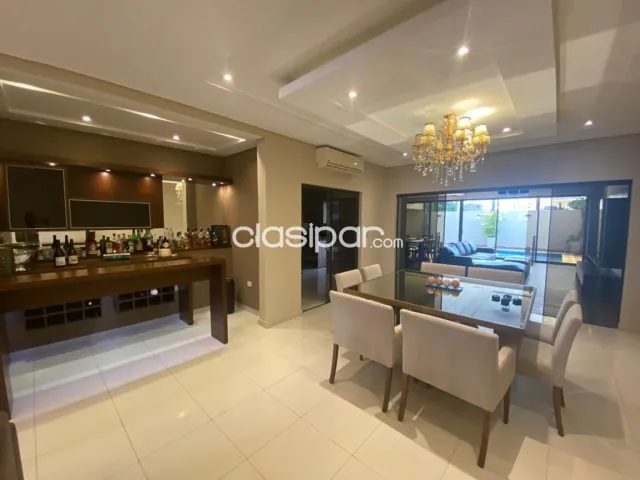 Mcal. Estigarribia: Lujosa residencia minimalista: 3 niveles, 4 suites, jardín, piscina — foto 4