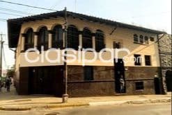 Casa en esquina zona centrica usd 200.000