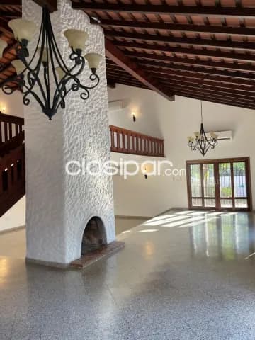 Seminario: Residencia colonial, 3 dormit, amplia recepcion, quincho, parrilla, foto 3