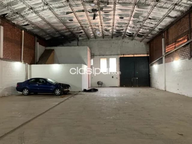 Bo Jara: Vendo o alquilo, 420 m2, estrategica ubicación + oficinas + parking — foto 5