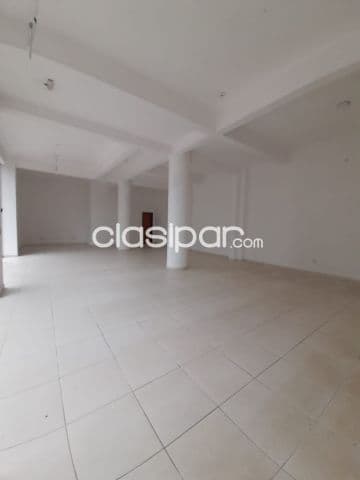 amplio Local comercial - Luque, Centro, foto 1