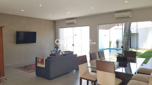 Bo Jara / prox. Col francés: Oportunidad! Impecable residencia, 320m2, 3 dormit, jardín — foto 3