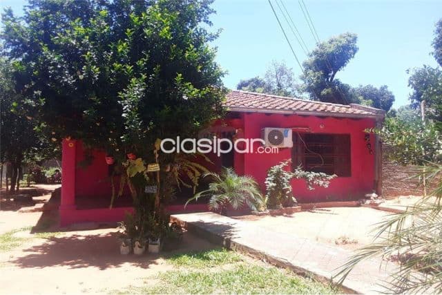 Casa con amplio terreno en ycua dure-Luque