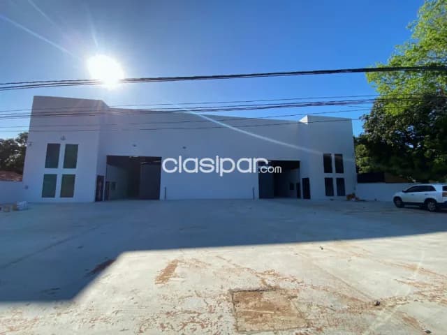 Luque - s/ ruta asfaltada: 2.000 m2 impecable deposito + oficinas, 8.000 usd — foto 2