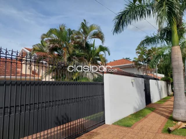 Bo Jara z/ leon condou: Distinguida residencia, 4 dormit, jardín, piscina, 1.950 usd — foto 2