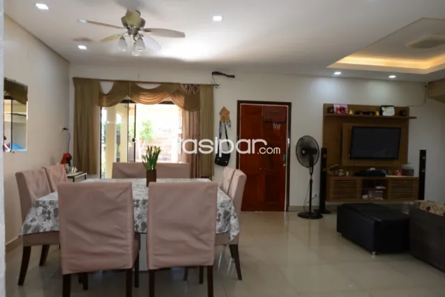 casa en Hernandarias área 6 (metros del ex aeropuerto) Terreno Titulada 15x30Esquina, foto 4