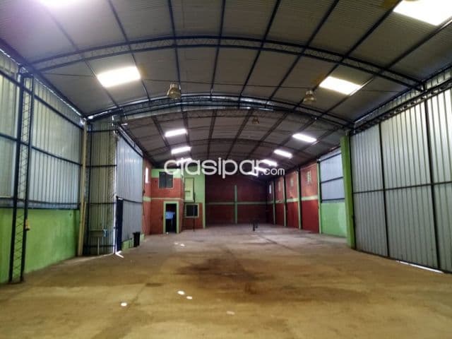 Deposito de 900 m2 en Luque Zona Britez Borges — foto principal