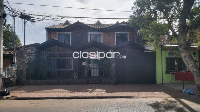 hermosa Casa en Luque, Centro