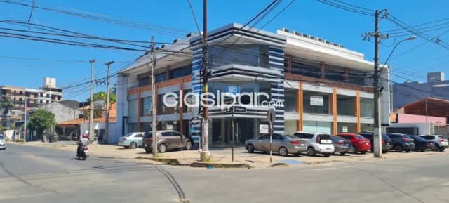 Villa Morra, en esquina: Show room, 1.240m2 ,3 niveles , corporativo + oficinas — foto 2