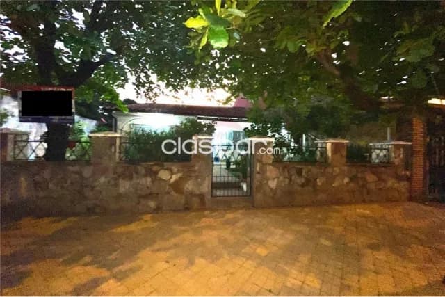 Terreno con casa a refaccionar o demoler en villa aurelia — foto 2