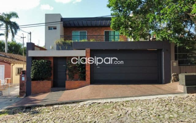 Fina Residencial en barrio San Vicente Asunción! Excelente ubicación a una cuadra de la Av
