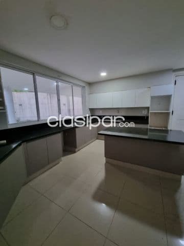 Hermosa residencia en condominio cerrado zona stma Trinidad — foto 1