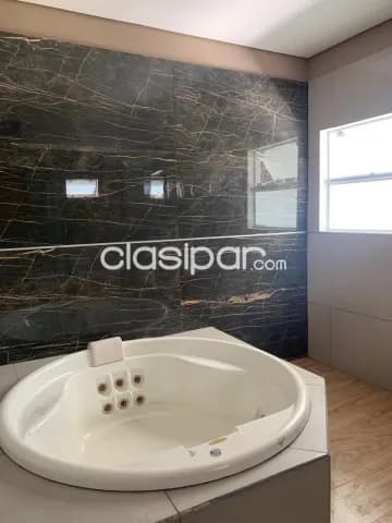 Hermosa Residencia a estrenar Estilo Moderno Lambare Zona Av del Yacth — foto 4