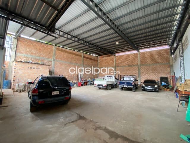 Deposito con Oficinas en Villa Elisa
