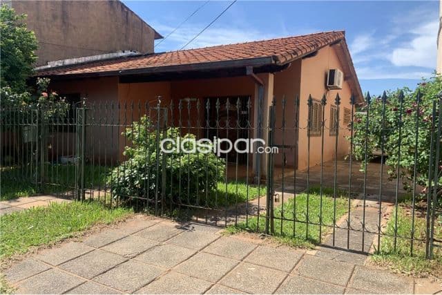 Casa en Fernando de la Mora zona norte