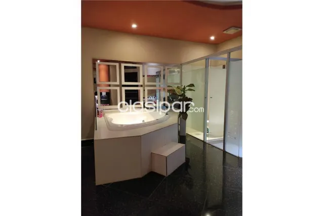 motel en el barrio Arroyo Porã, ruta sexta: 23 habitaciones con 26 baños — foto 5