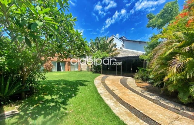 Mburucuyá – 1er.pdte: Elegante loft amoblado + jardín, oportunidad única!! – 5.500.000 gs