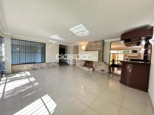 Villa Morra: Lujosa residencia, 1.210 m2, 4 suites, sauna, gran jardín, piscina, 5.000 usd — foto 5