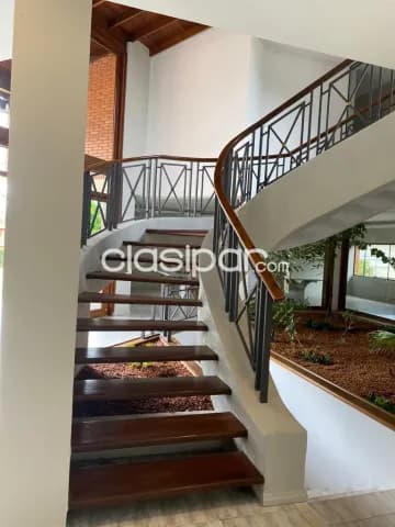 Carmelitas col. Americano, lujosa residencia, 5 dormit, 1.100m2, jardín, piscina, parking — foto 4