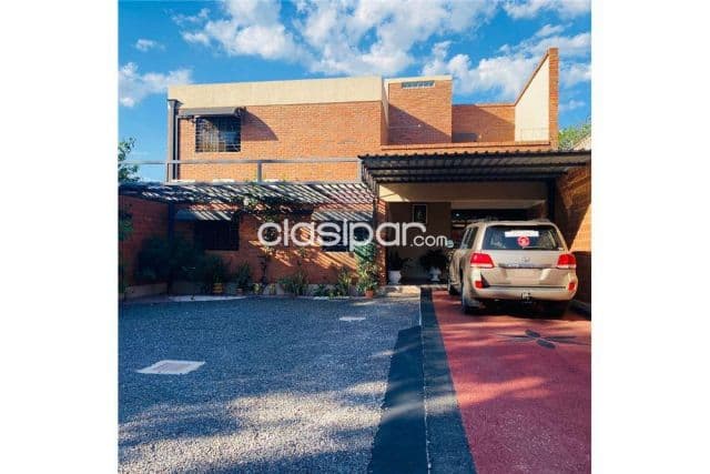 Casa nueva en venta en Lambaré, con importante ubicación