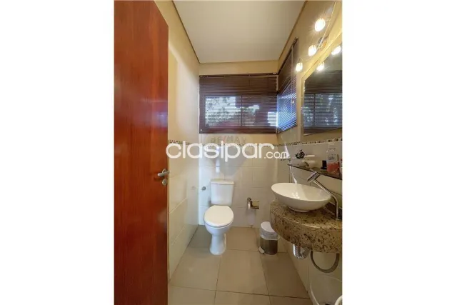 Casa 2 plantas en bo cerrado boulevard loma alta nro.6 sobre laguna grande- fdo.nort — foto 2