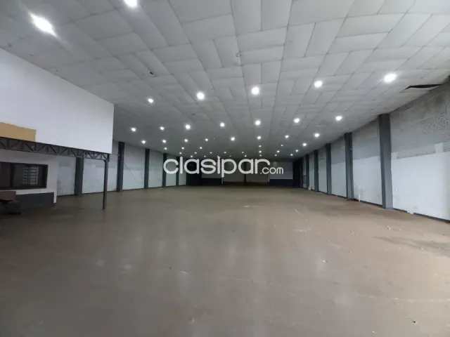 amplio depósito con local comercial, en pleno centro de Encarnación — foto 5