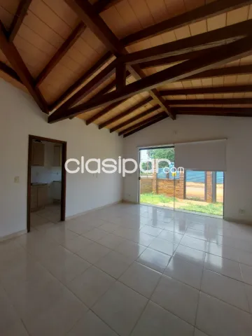 Casa en Luque barrio loma merlo cod 1993, foto 5