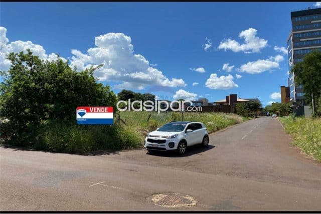 terreno de 1447 m2 en esquina en el barrio La Paz, zona Tribunales