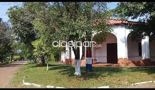 amplia propiedad con antigua casa en pleno centro de Acahay. E2507, foto 2