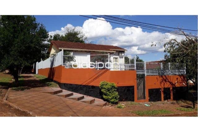 casa en esquina en el barrio San Pedro, a minuto del centro: 3 habitaciones y 1 baño, foto 1