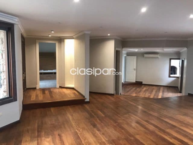 O Vendo Residencia en Barrio Carmelitas - Asunción